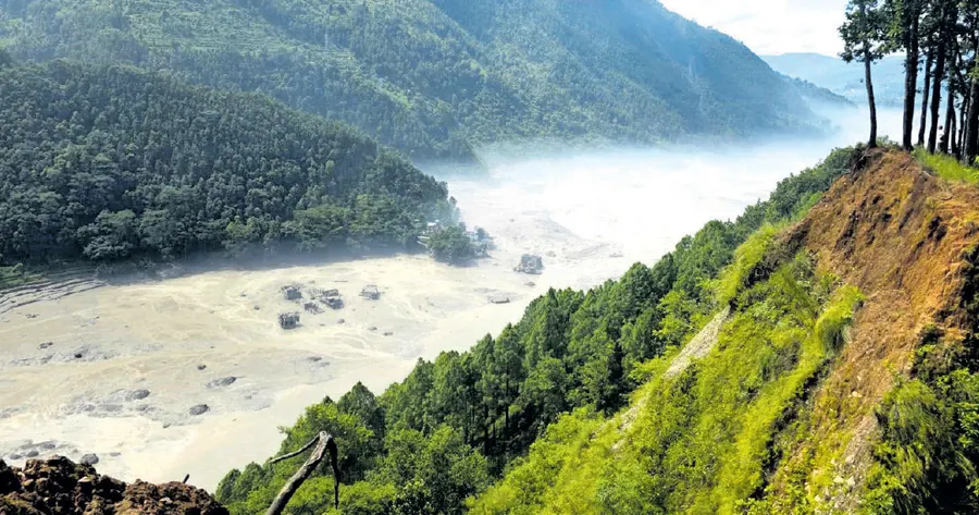भोटेकोशी वितण्डामा अकल्पनीय क्षति : कम्तीमा ९५ जनाको मृत्यु, हजारौं बेपत्ता